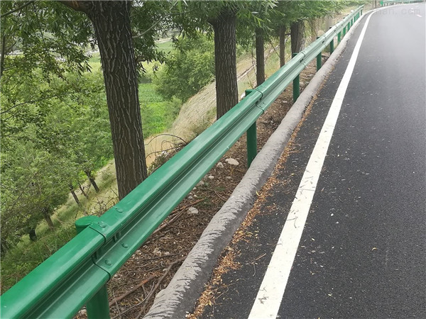 公路护栏