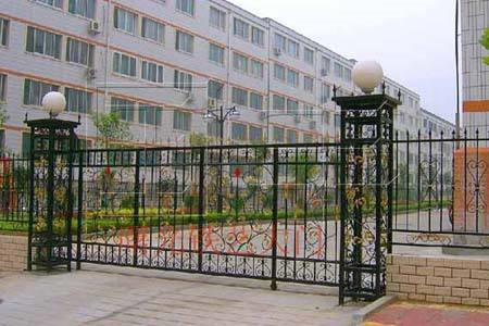 为什么河南铁艺大门价格的高低都不一样呢？哪些因素决定的？